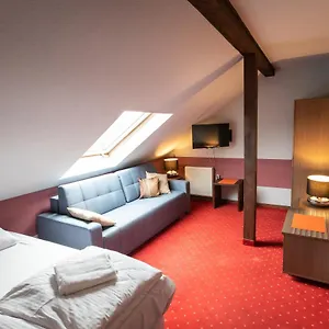 Podkowa Hotel